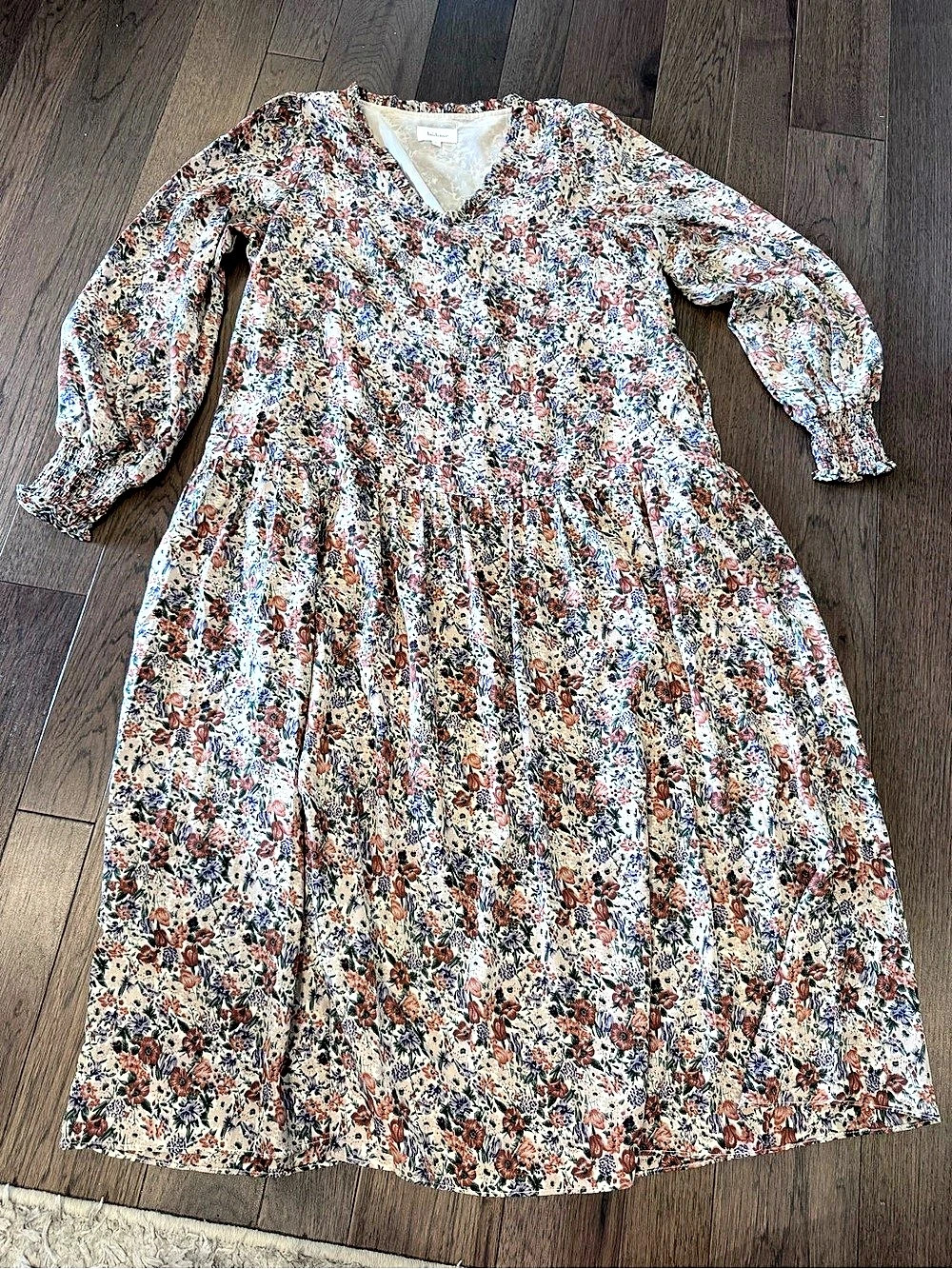 bohme Floral Maxi Dress with V-neck and long sleeves